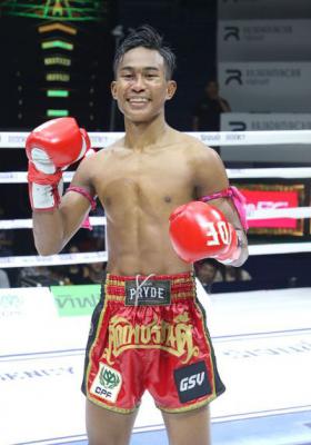 เพชรธันวา อีเกิ้ลมวยไทย