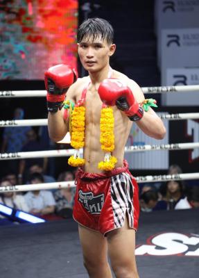 แก่นเพชร สิงห์มณีชัย